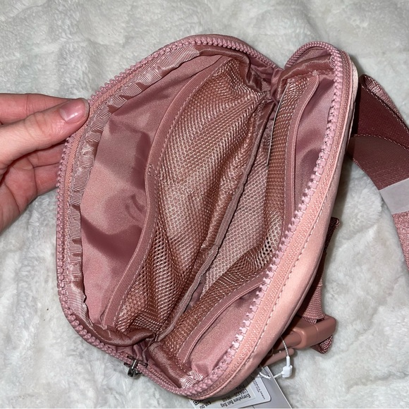 Lululemon Everywhere 1L Belt Bag in Pink Pastel - Picture 8 of 11